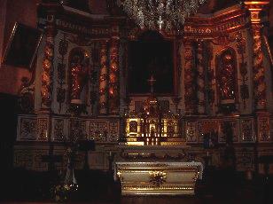 Le retable avec au centre le matre-autel et le tabernacle.