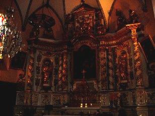 Le retable avec au centre le matre-autel et le tabernacle.